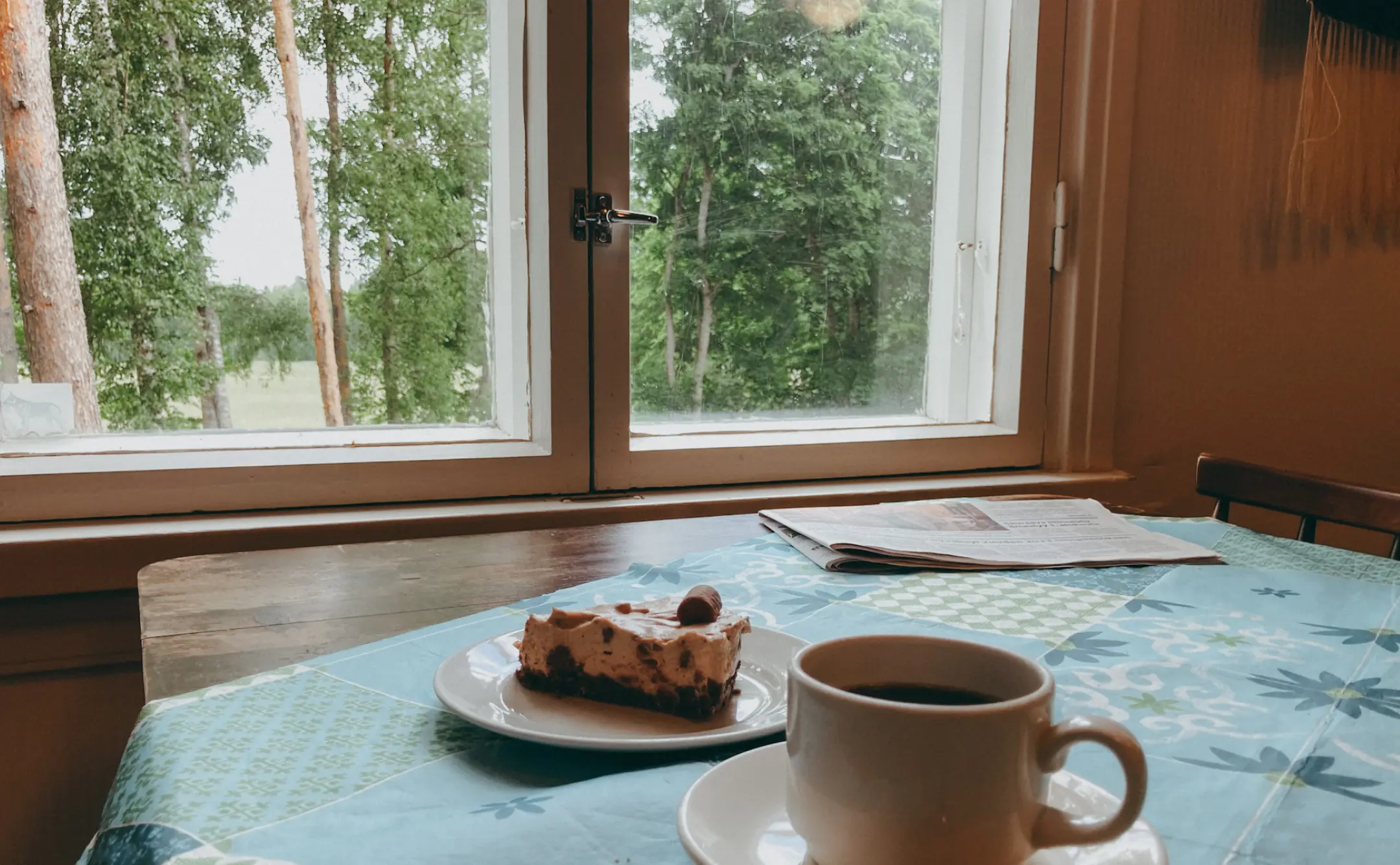 フィンランドのカフェ　コーヒーとケーキ　toimiiの雰囲気(ヴィンテージ・ユーズド感)を表現するメインビジュアル